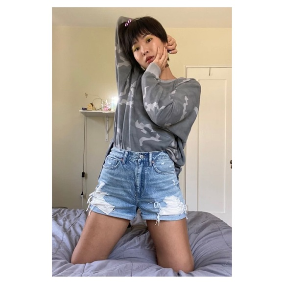 American Eagle Outfitters Pants - 🏷️ SOLD • AMERICAN EAGLE • Denim Mom Shorts in Medium Destroy • 8